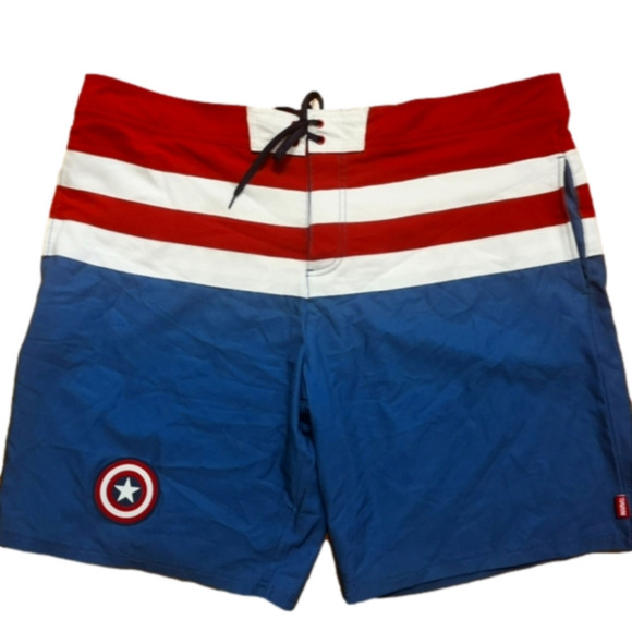 Disney Marvel Board shorts, CAPTAIN America Men’s size 2XL - Picture 1 of 5